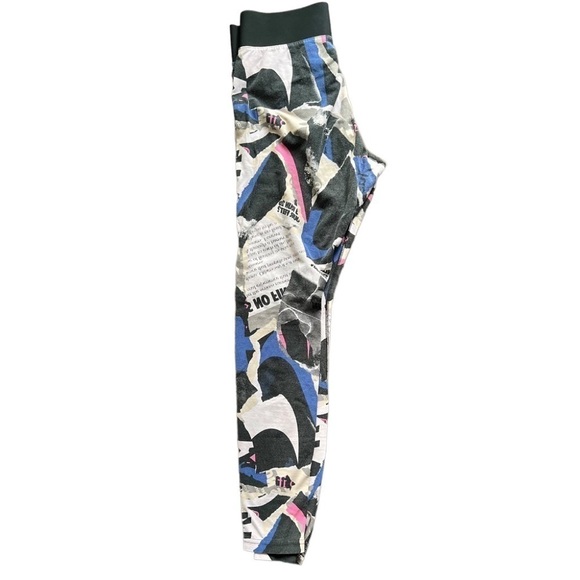 Nike Graphic Print Leggings - Picture 2 of 2